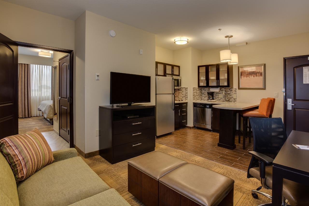 Staybridge Suites Houston East - Baytown By Ihg Esterno foto
