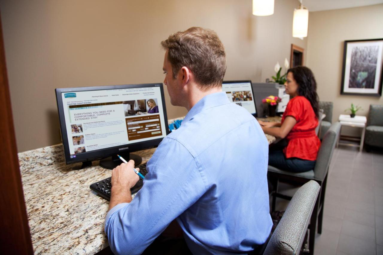 Staybridge Suites Houston East - Baytown By Ihg Esterno foto